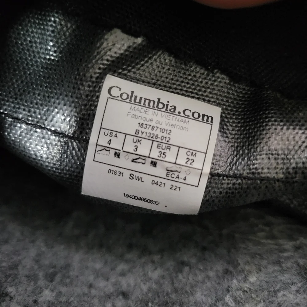 Columbia Powderbug Plus II Snow Boots Black Size 4 M Big Kid Youth